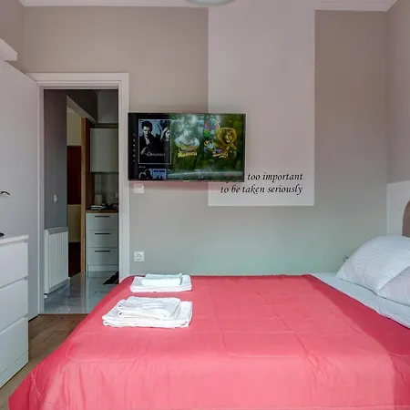 Modern Style Near The Train Station Apartment *